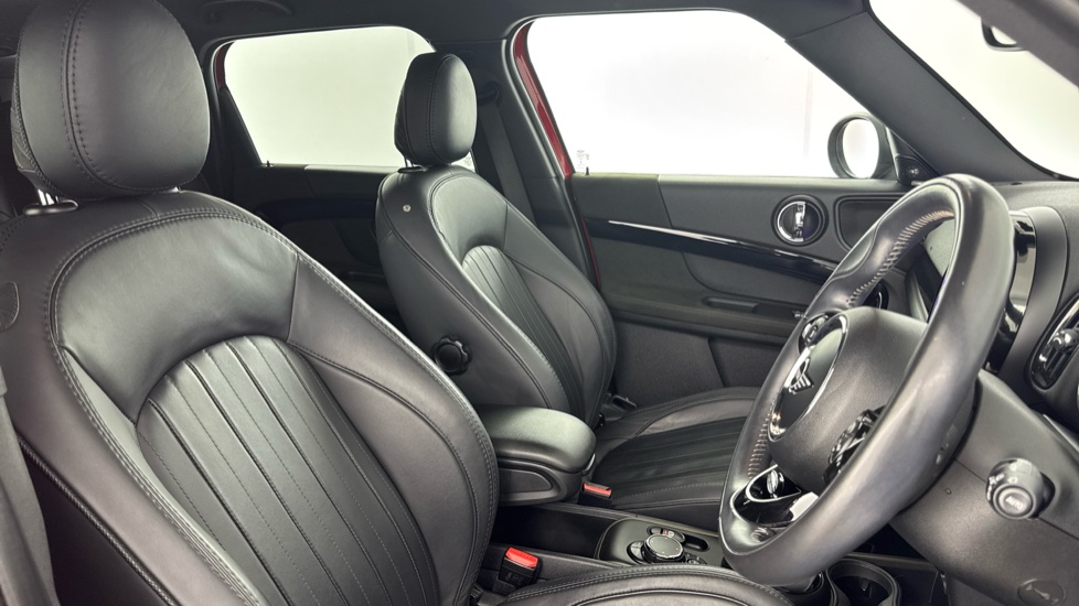MINI Countryman 1.5 Cooper S E ALL4 PHEV 5dr Auto [Chili/Media XL] Hatchback - Image 11