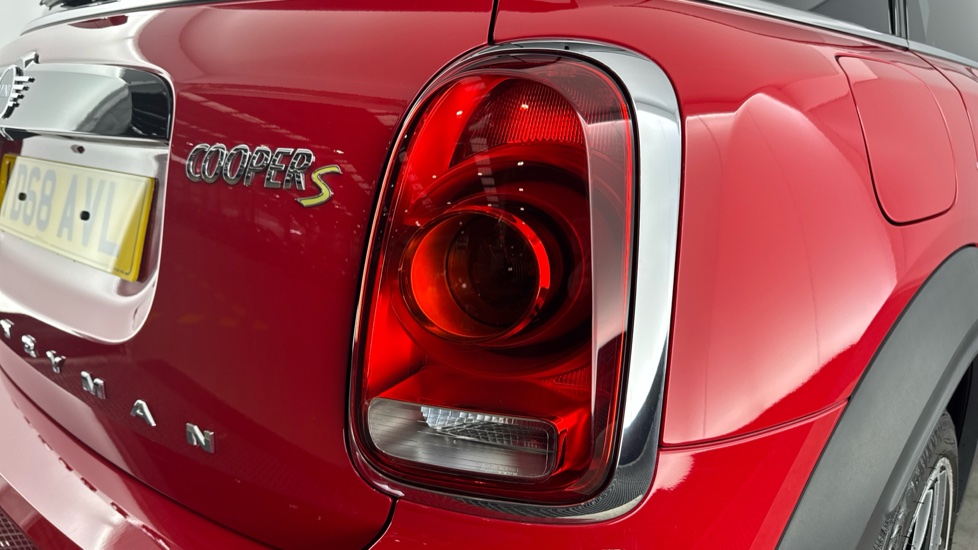 MINI Countryman 1.5 Cooper S E ALL4 PHEV 5dr Auto [Chili/Media XL] Hatchback - Image 22