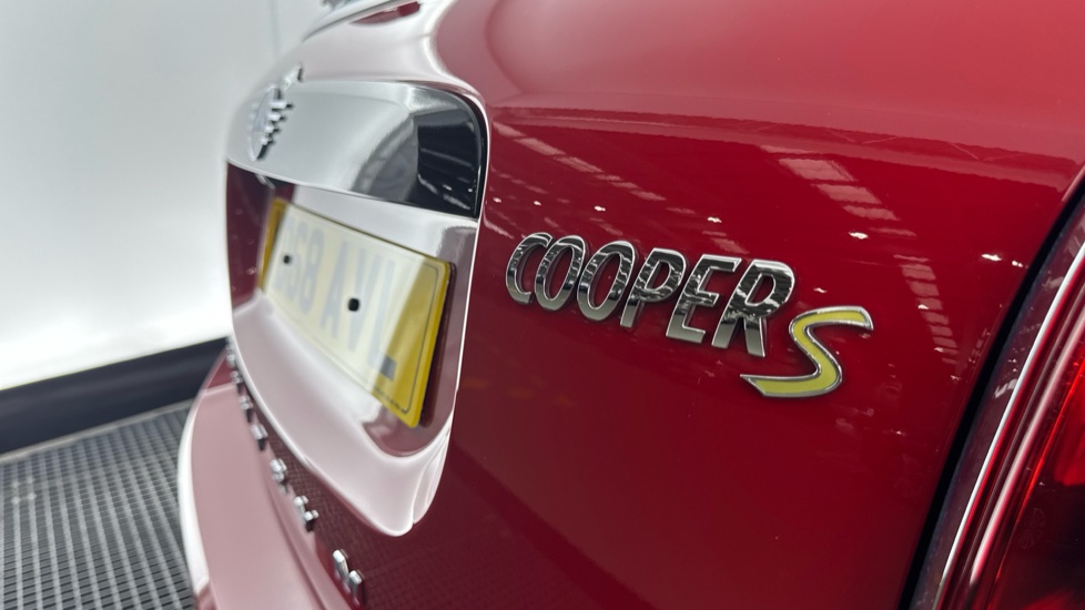 MINI Countryman 1.5 Cooper S E ALL4 PHEV 5dr Auto [Chili/Media XL] Hatchback - Image 24
