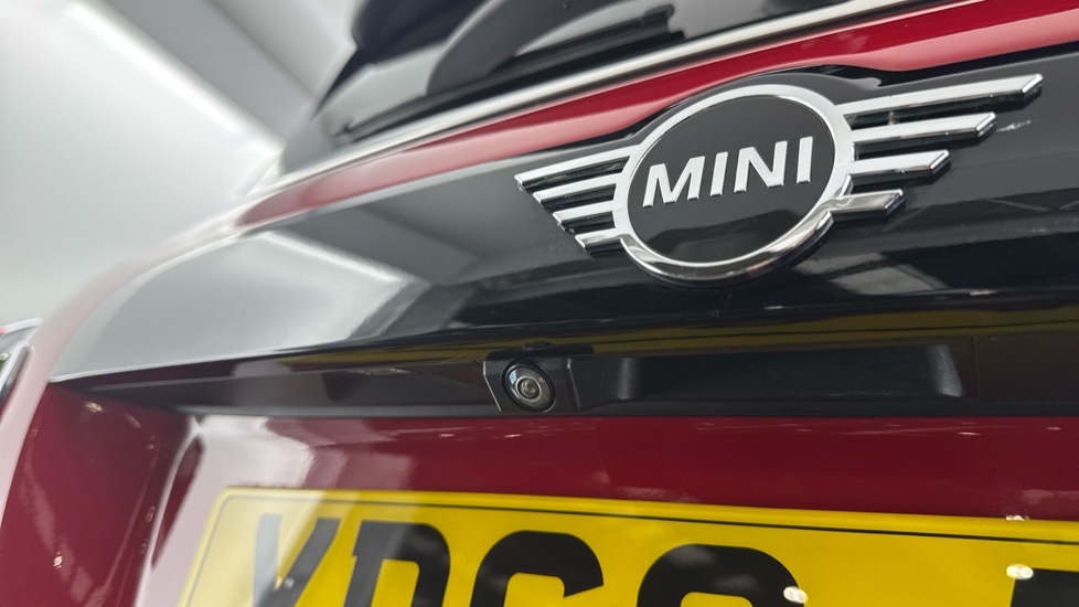 MINI Countryman 1.5 Cooper S E ALL4 PHEV 5dr Auto [Chili/Media XL] Hatchback - Image 26
