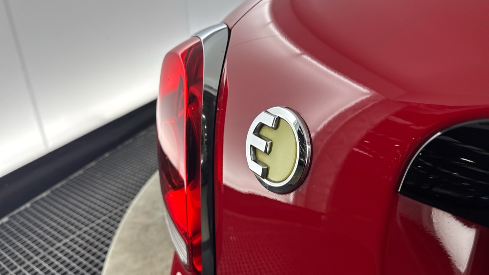 MINI Countryman 1.5 Cooper S E ALL4 PHEV 5dr Auto [Chili/Media XL] Hatchback - Image 27