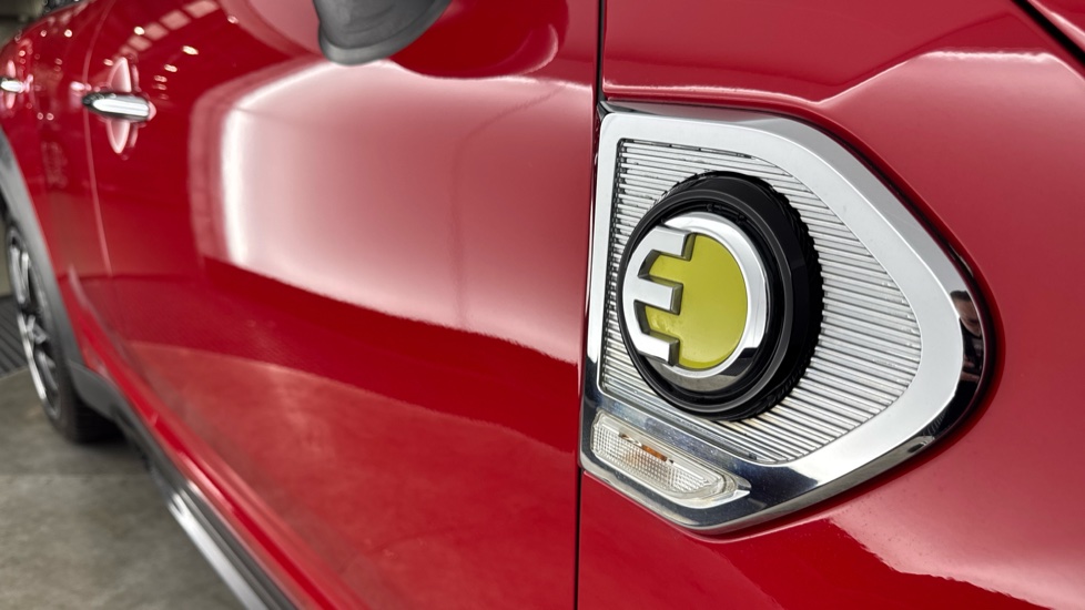 MINI Countryman 1.5 Cooper S E ALL4 PHEV 5dr Auto [Chili/Media XL] Hatchback - Image 33
