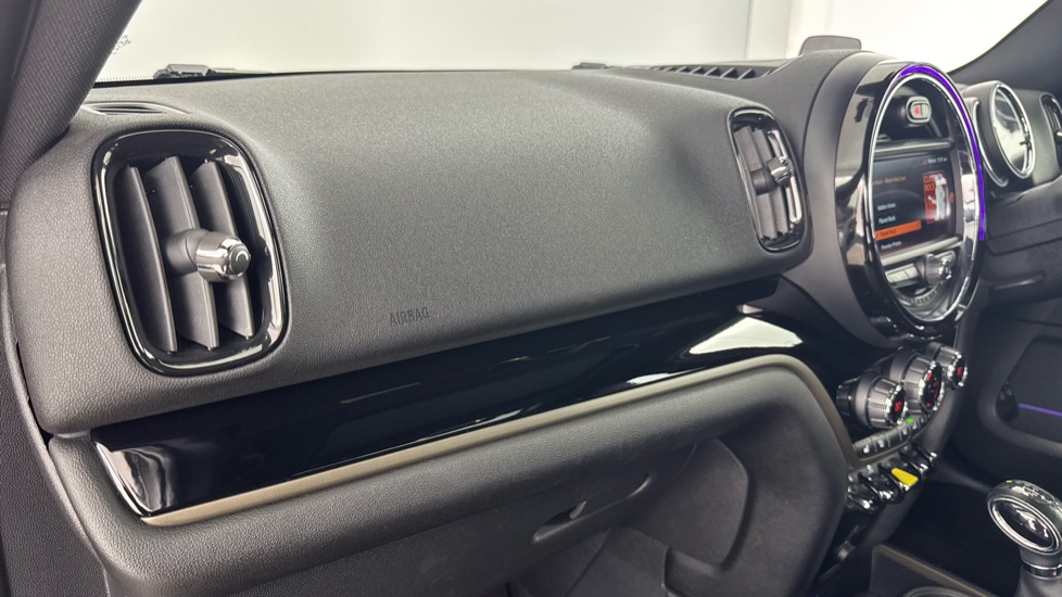 MINI Countryman 1.5 Cooper S E ALL4 PHEV 5dr Auto [Chili/Media XL] Hatchback - Image 39
