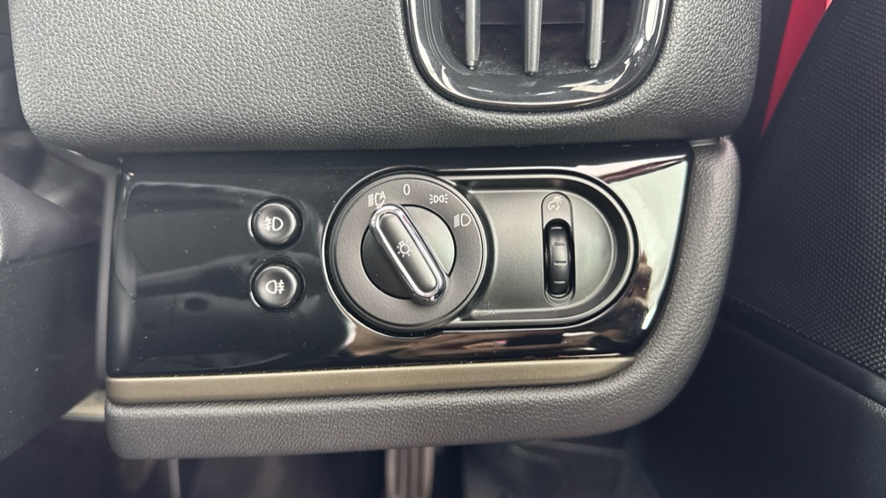 MINI Countryman 1.5 Cooper S E ALL4 PHEV 5dr Auto [Chili/Media XL] Hatchback - Image 59
