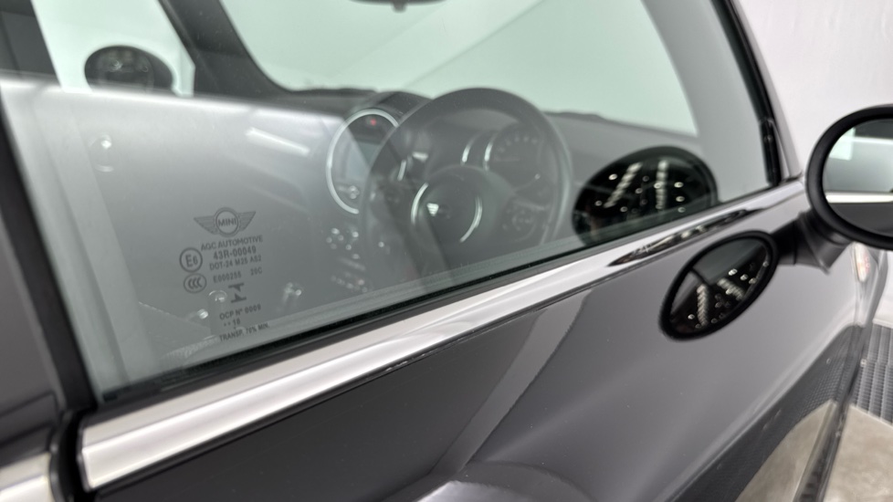 MINI Hatchback 1.5 Cooper II 3dr Auto Petrol Hatchback - Image 38
