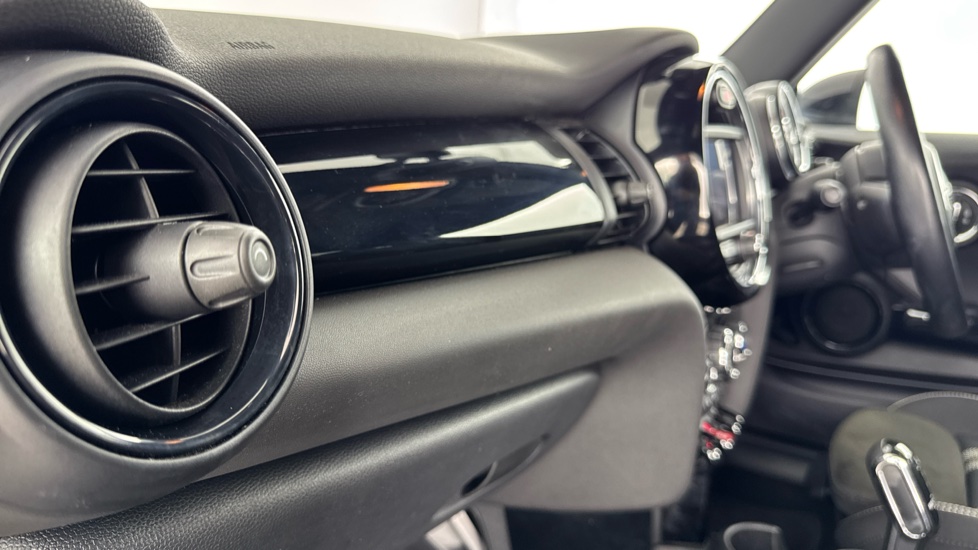 MINI Hatchback 1.5 Cooper II 3dr Auto Petrol Hatchback - Image 47