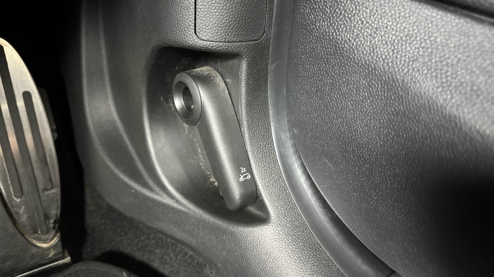 MINI Hatchback 1.5 Cooper II 3dr Auto Petrol Hatchback - Image 62