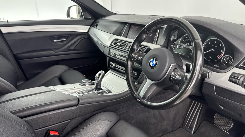 BMW 5 Series 535d M Sport 5dr Step Auto Diesel Estate - Image 6
