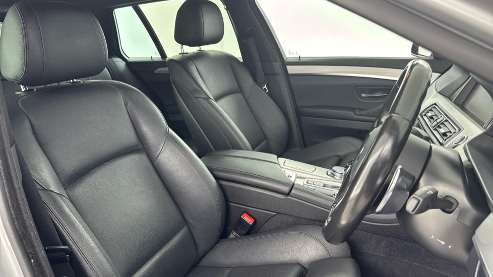 BMW 5 Series 535d M Sport 5dr Step Auto Diesel Estate - Image 11