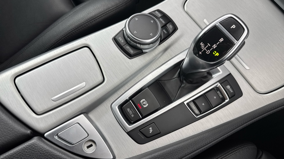 BMW 5 Series 535d M Sport 5dr Step Auto Diesel Estate - Image 19