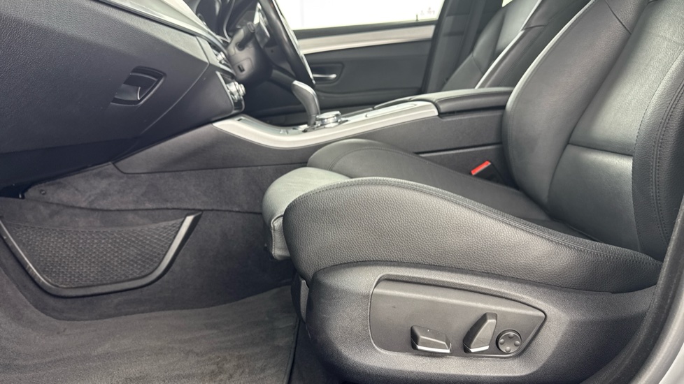 BMW 5 Series 535d M Sport 5dr Step Auto Diesel Estate - Image 34