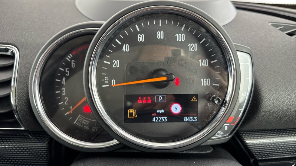 MINI Clubman 1.5 Cooper Exclusive 6dr Auto [Comfort Pack] Petrol Estate - Image 9