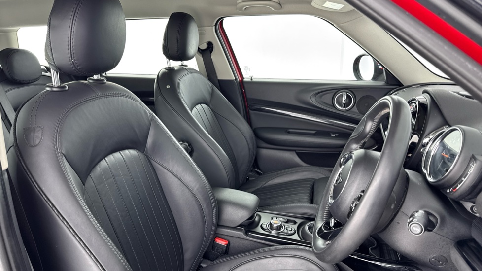 MINI Clubman 1.5 Cooper Exclusive 6dr Auto [Comfort Pack] Petrol Estate - Image 11