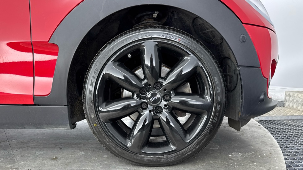MINI Clubman 1.5 Cooper Exclusive 6dr Auto [Comfort Pack] Petrol Estate - Image 14