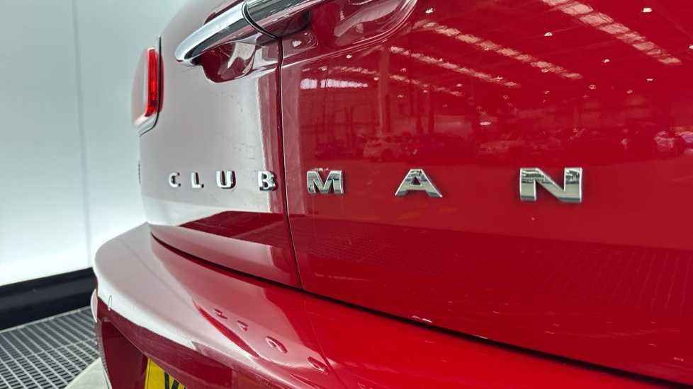 MINI Clubman 1.5 Cooper Exclusive 6dr Auto [Comfort Pack] Petrol Estate - Image 26
