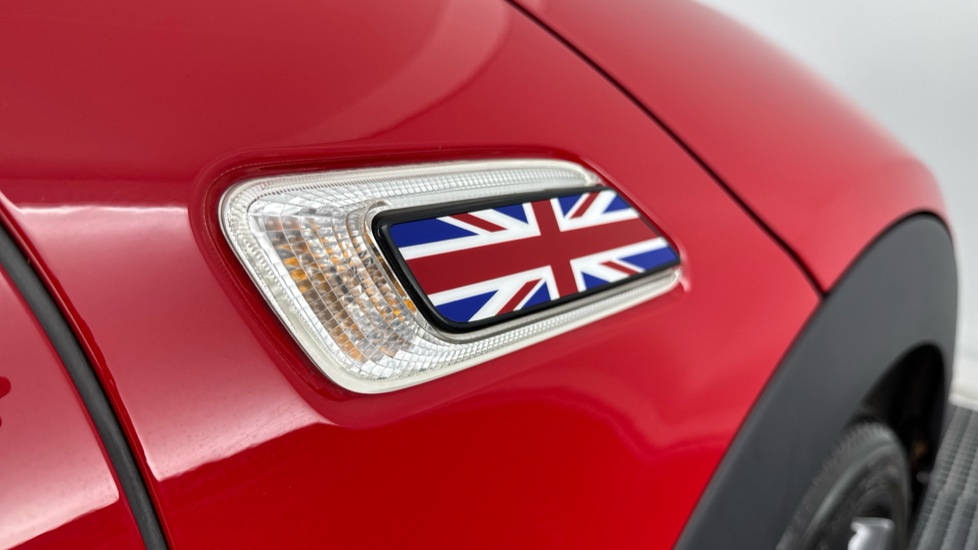 MINI Clubman 1.5 Cooper Exclusive 6dr Auto [Comfort Pack] Petrol Estate - Image 33