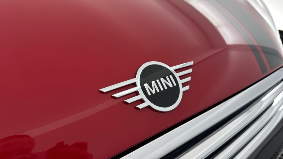 MINI Clubman 1.5 Cooper Exclusive 6dr Auto [Comfort Pack] Petrol Estate - Image 35