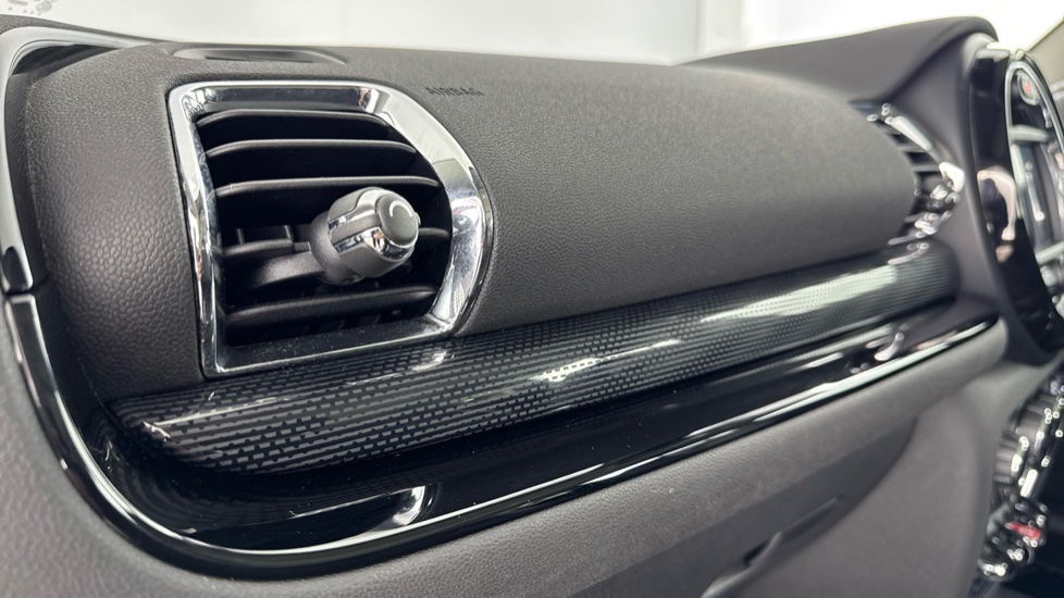 MINI Clubman 1.5 Cooper Exclusive 6dr Auto [Comfort Pack] Petrol Estate - Image 40
