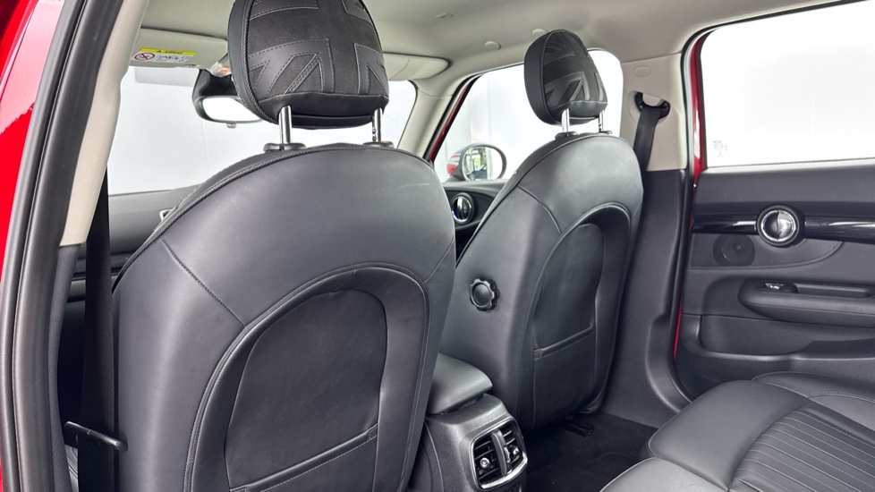MINI Clubman 1.5 Cooper Exclusive 6dr Auto [Comfort Pack] Petrol Estate - Image 41