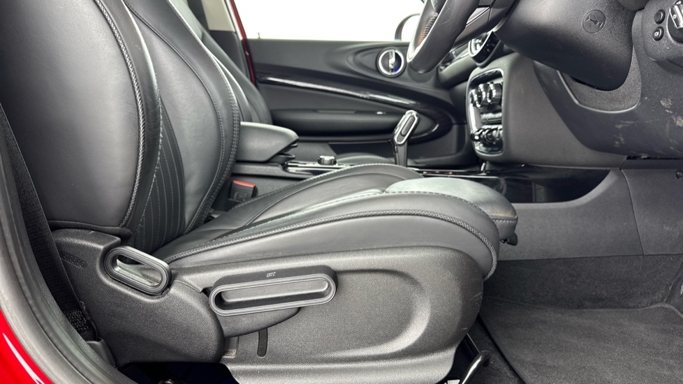 MINI Clubman 1.5 Cooper Exclusive 6dr Auto [Comfort Pack] Petrol Estate - Image 49