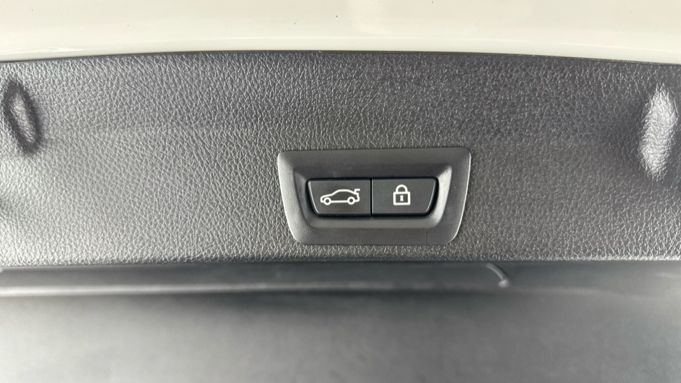 BMW 4 Series 430i M Sport 5dr Auto [Professional Media] Petrol Hatchback - Image 27