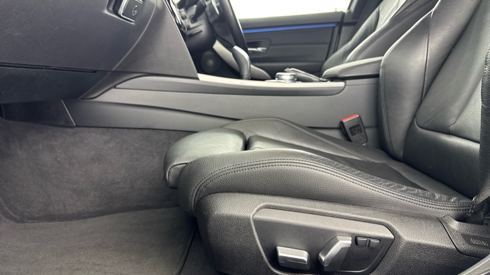 BMW 4 Series 430i M Sport 5dr Auto [Professional Media] Petrol Hatchback - Image 35