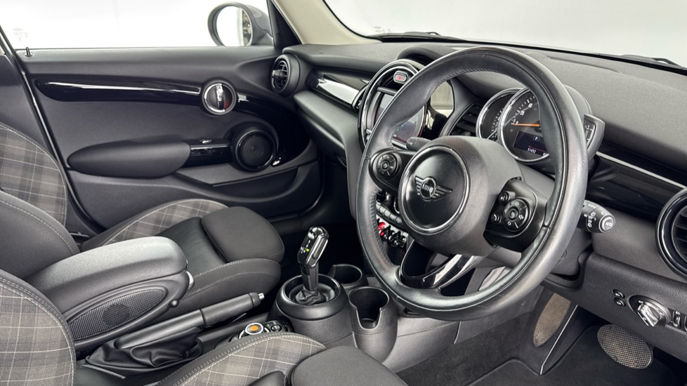 MINI Hatchback 1.5 Cooper II 5dr Petrol Hatchback - Image 6
