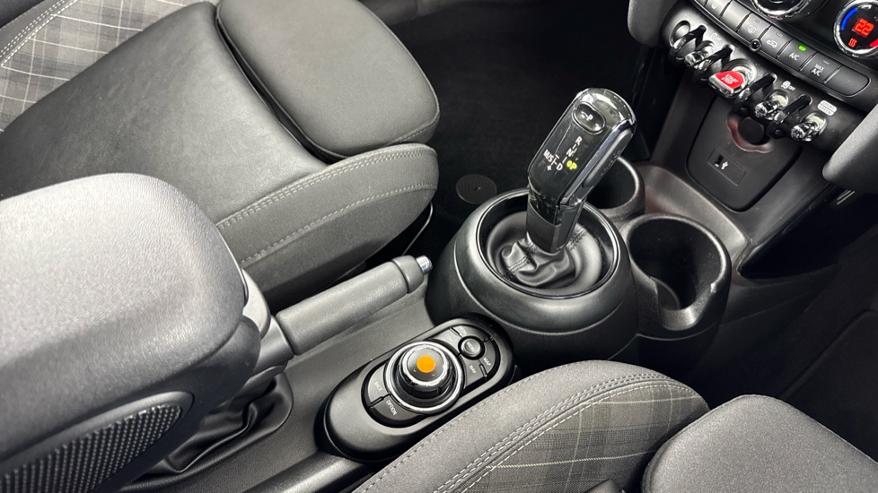 MINI Hatchback 1.5 Cooper II 5dr Petrol Hatchback - Image 10