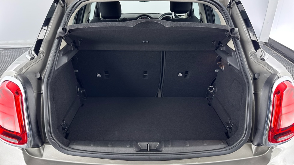 MINI Hatchback 1.5 Cooper II 5dr Petrol Hatchback - Image 13