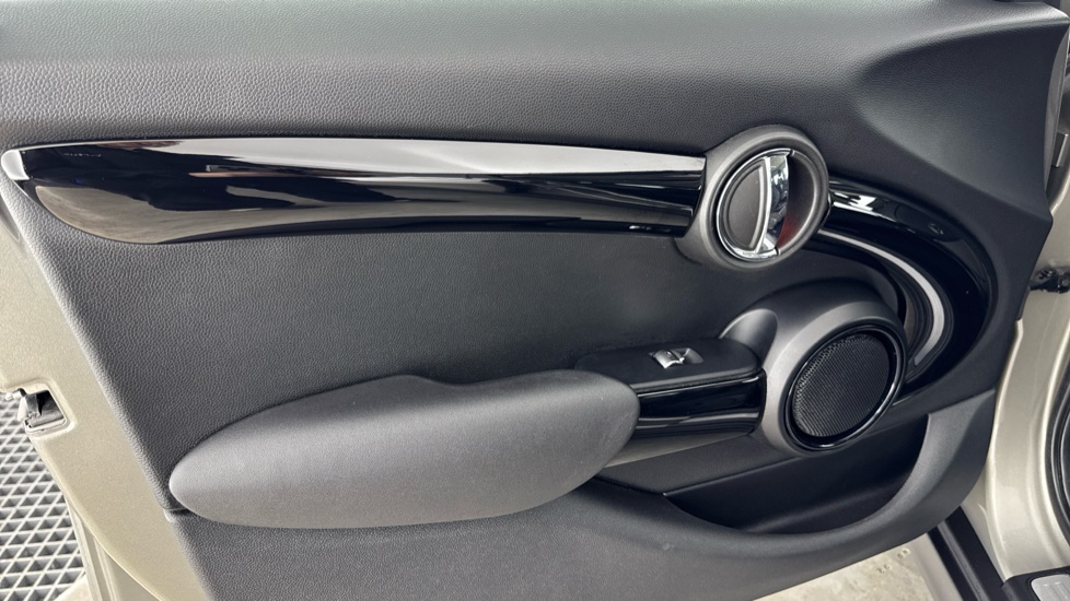 MINI Hatchback 1.5 Cooper II 5dr Petrol Hatchback - Image 32