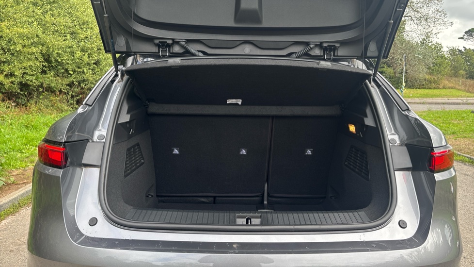 Renault Megane E-Tech EV60 160kW Iconic 60kWh Optimum Charge 5dr Auto Electric Hatchback - Image 4