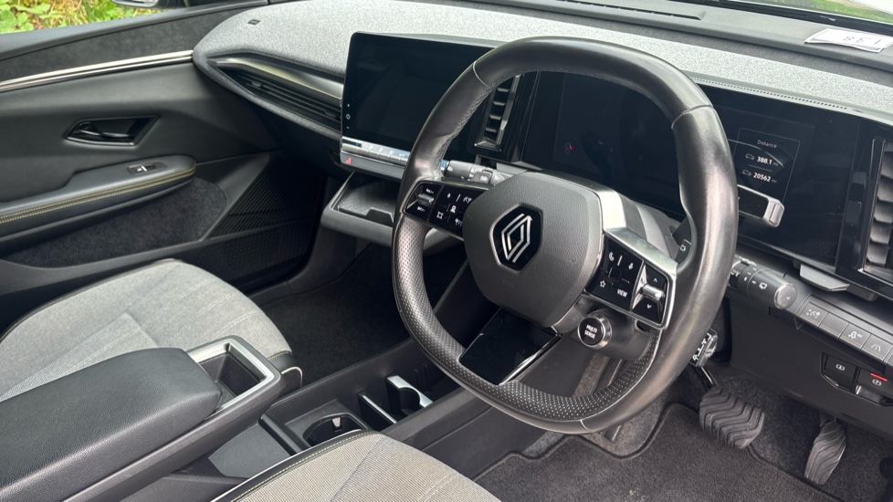 Renault Megane E-Tech EV60 160kW Iconic 60kWh Optimum Charge 5dr Auto Electric Hatchback - Image 11