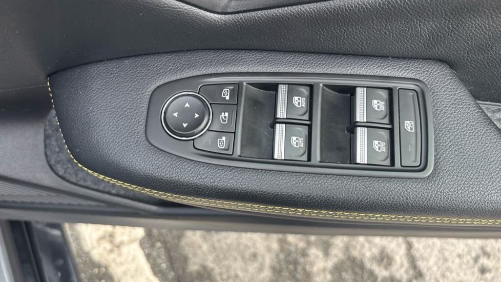Renault Megane E-Tech EV60 160kW Iconic 60kWh Optimum Charge 5dr Auto Electric Hatchback - Image 38