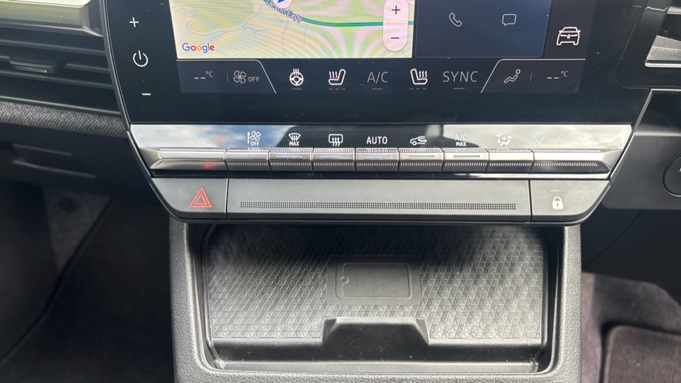 Renault Megane E-Tech EV60 160kW Iconic 60kWh Optimum Charge 5dr Auto Electric Hatchback - Image 44