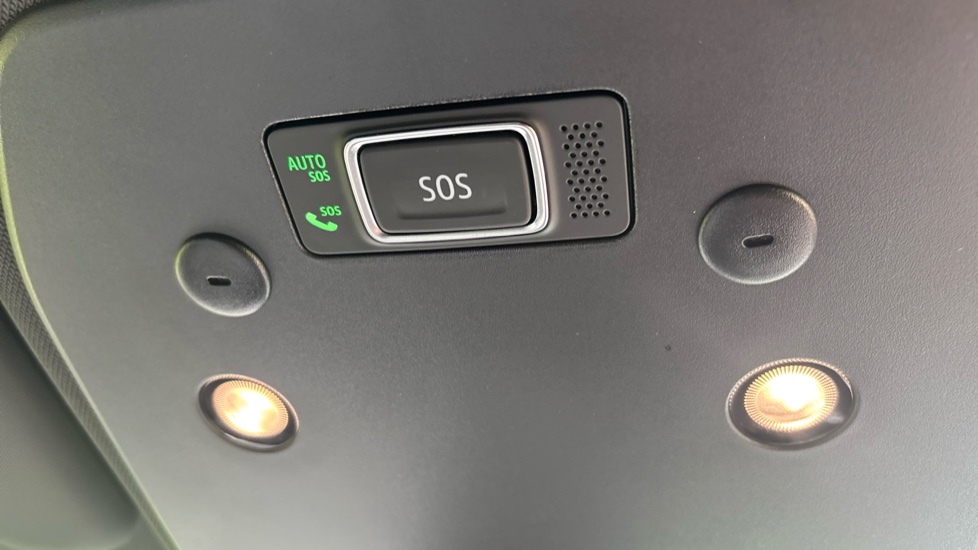 Renault Megane E-Tech EV60 160kW Iconic 60kWh Optimum Charge 5dr Auto Electric Hatchback - Image 45
