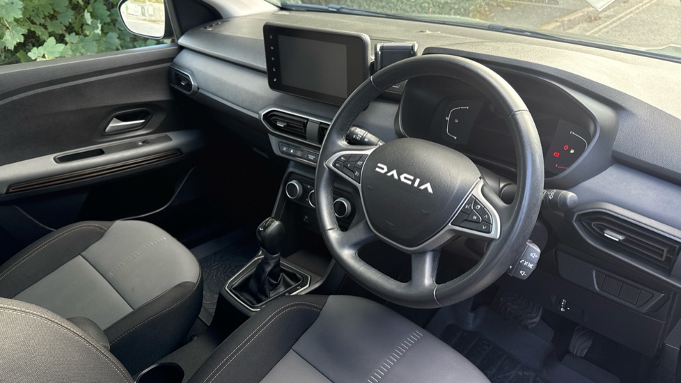 Dacia Jogger 1.6 HEV Extreme 5dr Auto Hybrid Estate - Image 11