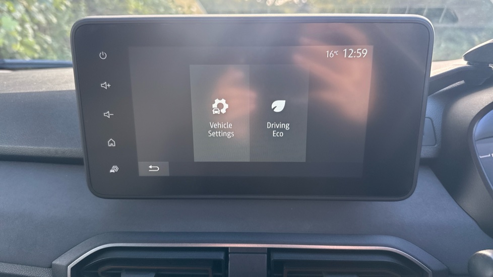 Dacia Jogger 1.6 HEV Extreme 5dr Auto Hybrid Estate - Image 31