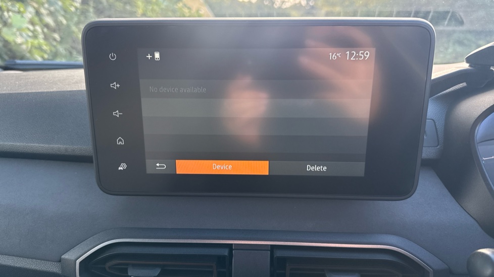 Dacia Jogger 1.6 HEV Extreme 5dr Auto Hybrid Estate - Image 33