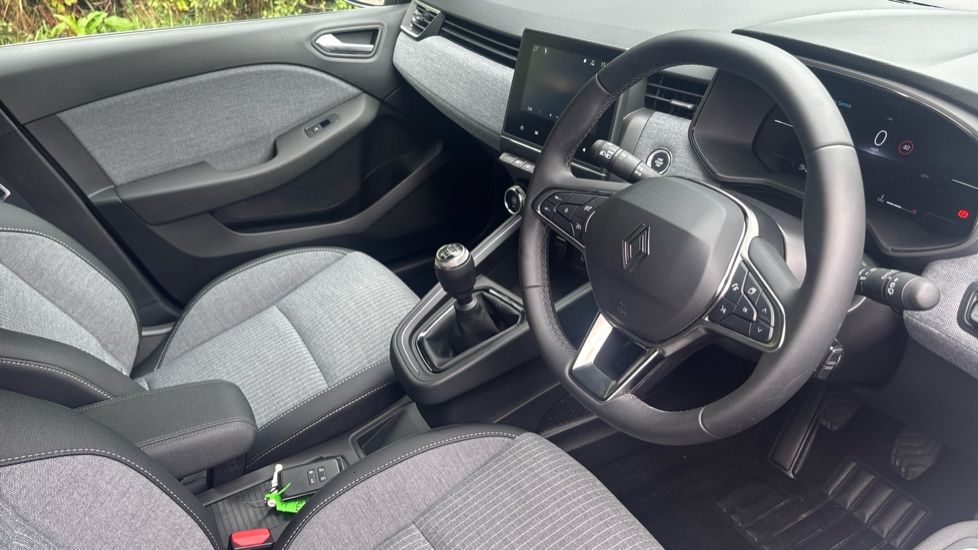 Renault Clio 1.0 TCe 90 Techno 5dr Petrol Hatchback - Image 11