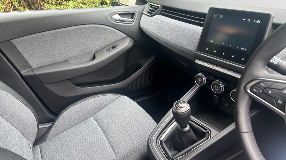Renault Clio 1.0 TCe 90 Techno 5dr Petrol Hatchback - Image 14