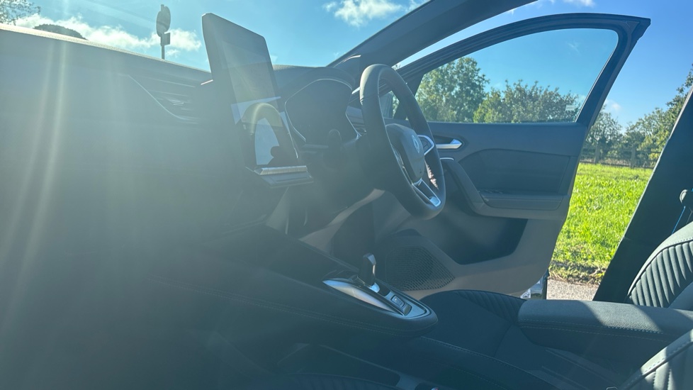 Renault Symbioz 1.8 E-Tech FHEV 160 Techno Esprit Alpine 5dr Auto Hybrid Estate - Image 9