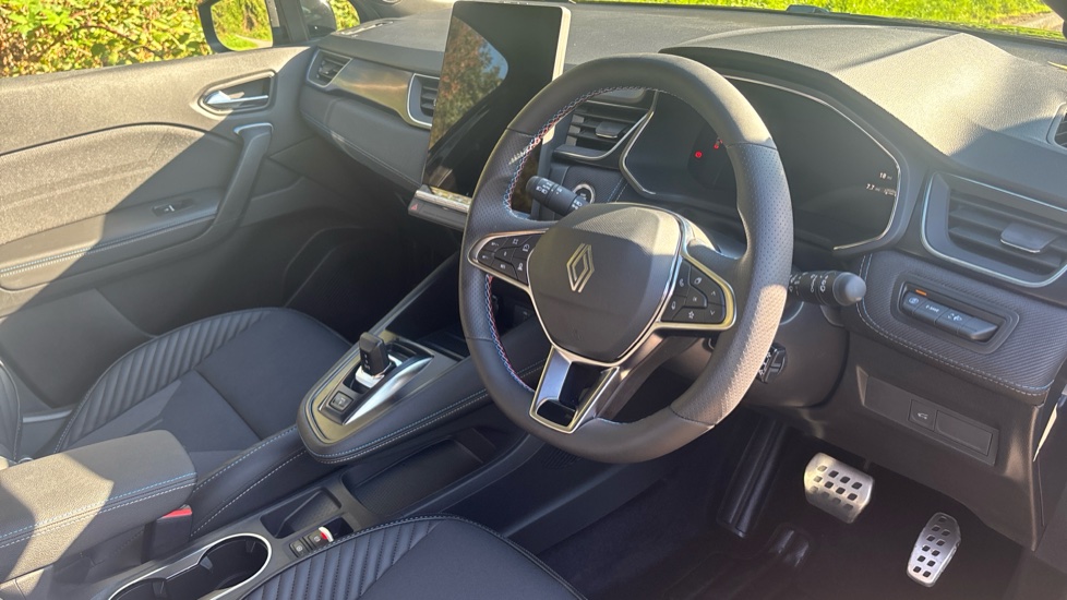 Renault Symbioz 1.8 E-Tech FHEV 160 Techno Esprit Alpine 5dr Auto Hybrid Estate - Image 11