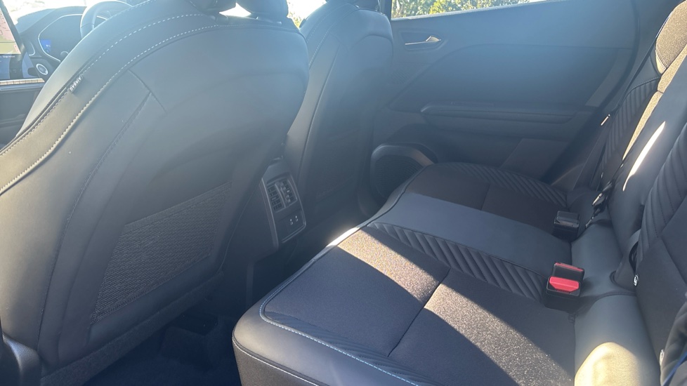 Renault Symbioz 1.8 E-Tech FHEV 160 Techno Esprit Alpine 5dr Auto Hybrid Estate - Image 16