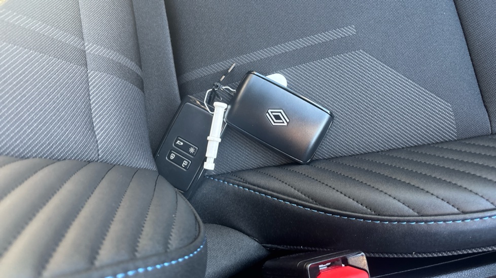 Renault Symbioz 1.8 E-Tech FHEV 160 Techno Esprit Alpine 5dr Auto Hybrid Estate - Image 20