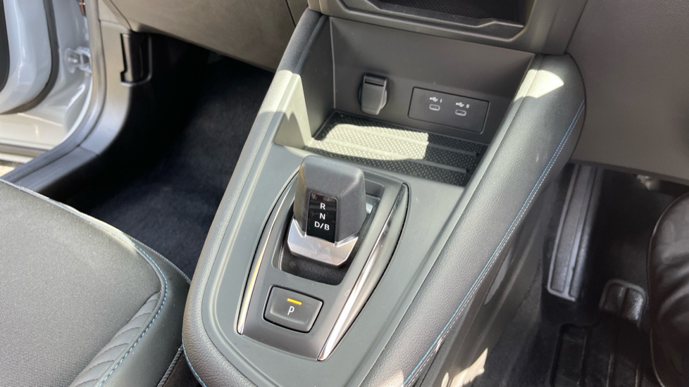Renault Symbioz 1.8 E-Tech FHEV 160 Techno Esprit Alpine 5dr Auto Hybrid Estate - Image 13