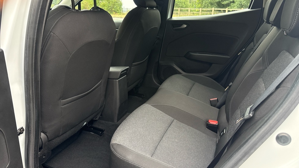 Renault Clio 1.0 TCe 90 Iconic Edition 5dr Petrol Hatchback - Image 16