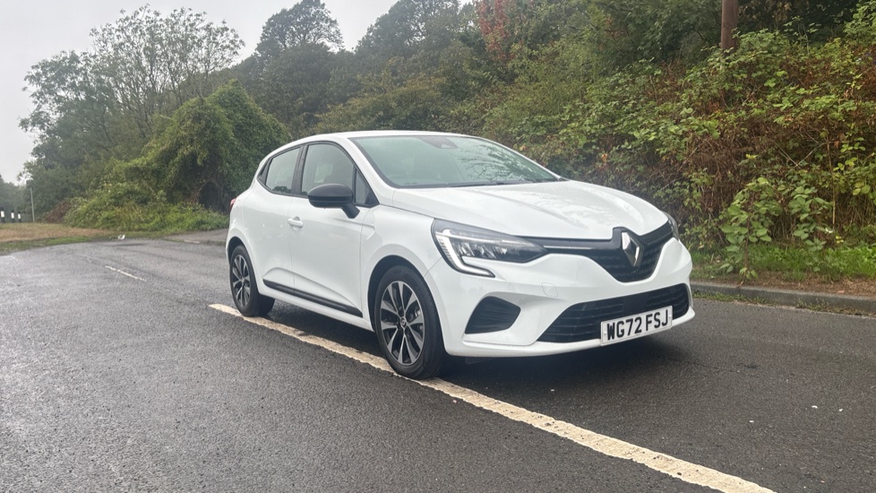 Renault Clio 1.0 TCe 90 Evolution 5dr Petrol Hatchback - Image 29