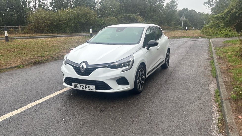 Renault Clio 1.0 TCe 90 Evolution 5dr Petrol Hatchback - Image 30