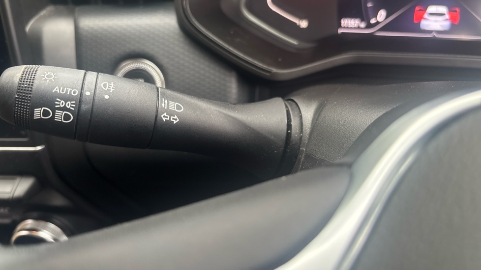 Renault Clio 1.0 TCe 90 Evolution 5dr Petrol Hatchback - Image 36