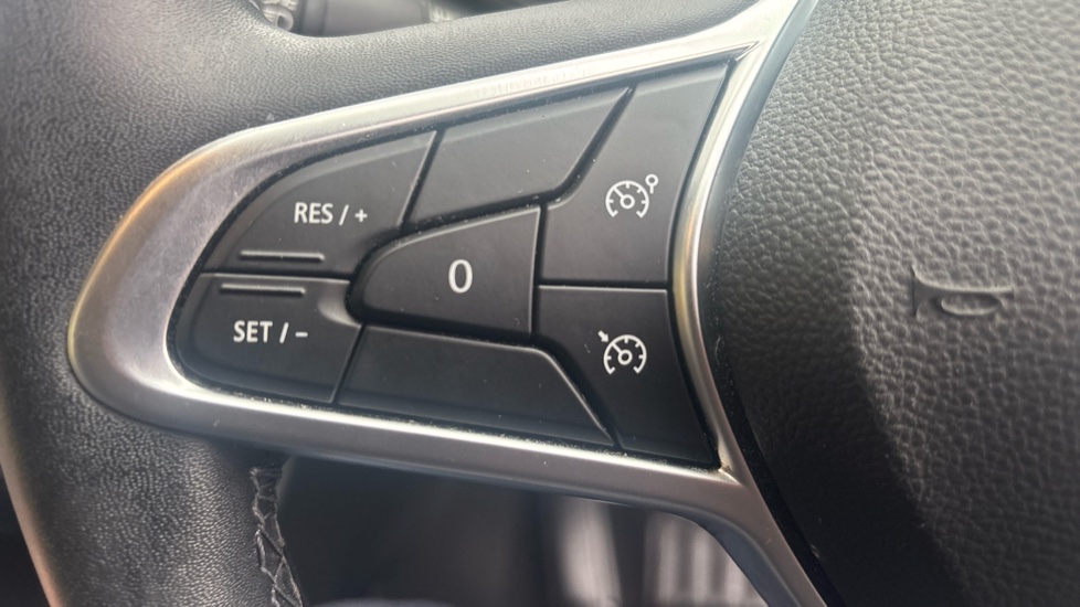 Renault Clio 1.0 TCe 90 Evolution 5dr Petrol Hatchback - Image 38